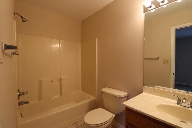 Building Photo - 3852 Sugar Creek Dr