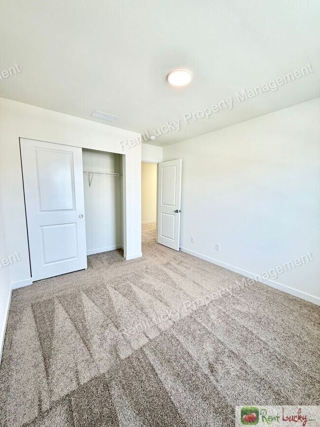 Building Photo - 17106 126th St Ct E
