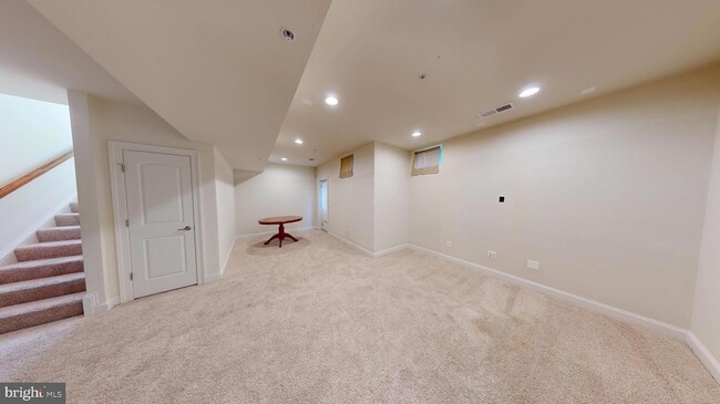Building Photo - 3041 Moore Ln