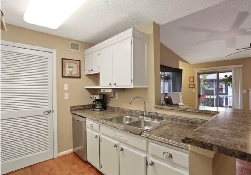 Building Photo - 642 Granville Ct