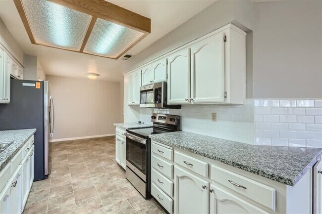 Building Photo - 4123 Pebble Oaks Ct, Antelope, CA, 95843