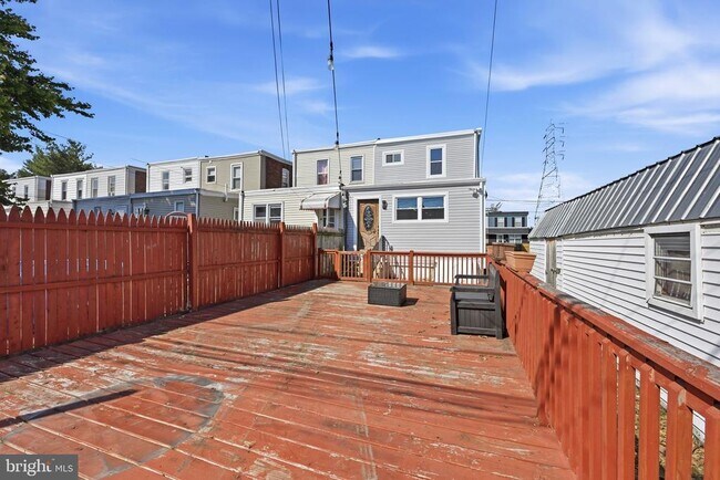 Building Photo - 1015 McClenachan Terrace