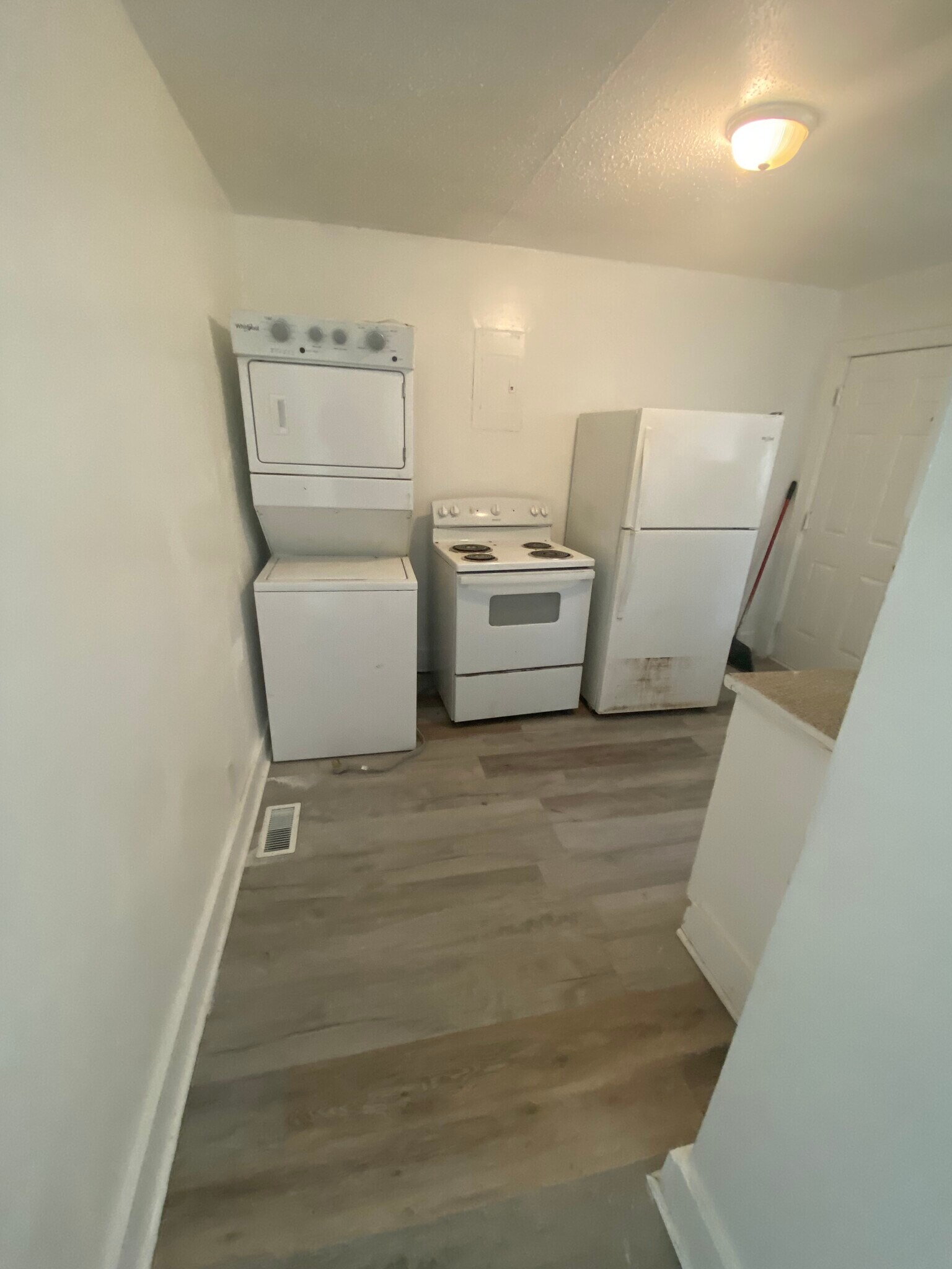 Building Photo - 2401 Celia Ave