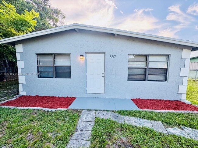 Building Photo - 1557 NW 15th Ave