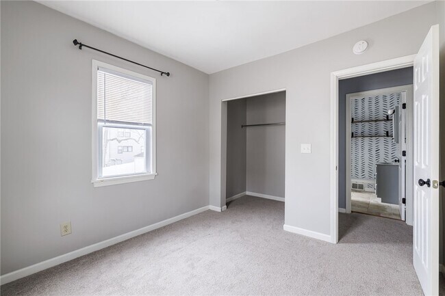 Building Photo - 7 Beardsley St