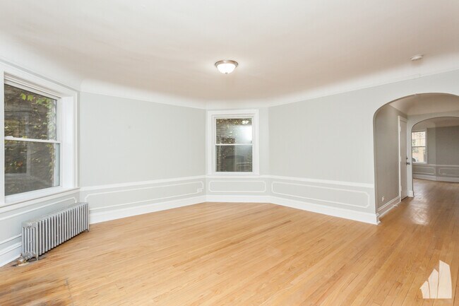 Building Photo - 6149 N Talman Ave