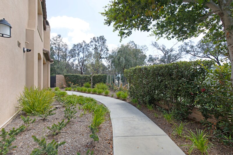 Building Photo - 43148 Avenida Cielo