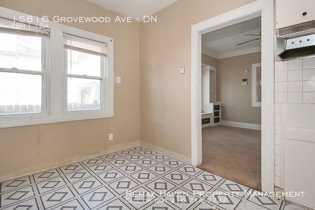 Building Photo - 15816 Grovewood Ave