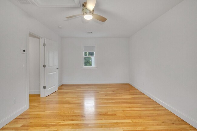 Building Photo - 1 Beach Plum Path