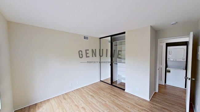 Building Photo - 2Bd 1Ba Condo in Newport Beach