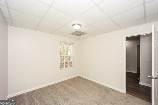 Building Photo - 1479 Steam Engine Way NE