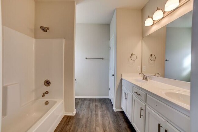 Building Photo - 3/2/2 Brand New Luxury Patio Home