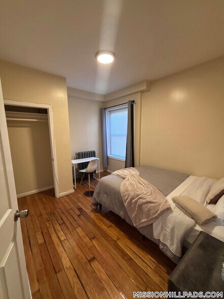 Building Photo - 252 Warren St