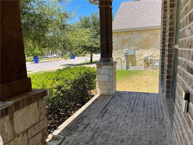 Building Photo - 1807 Harvest Bend Ln
