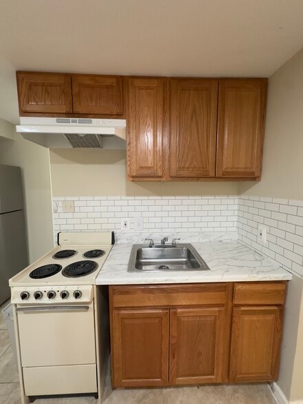 Building Photo - 8500 Magnolia Dr