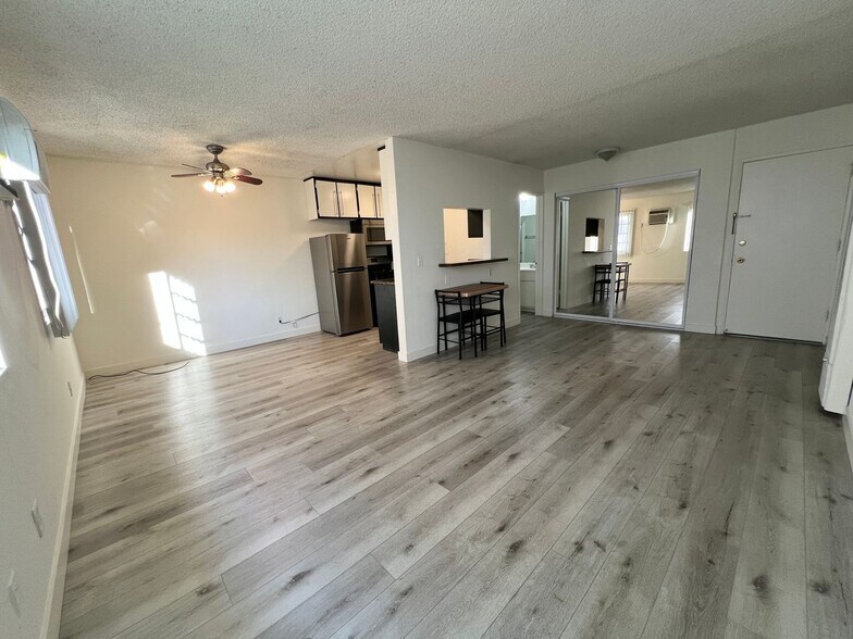 Building Photo - 3730 S Sepulveda Blvd