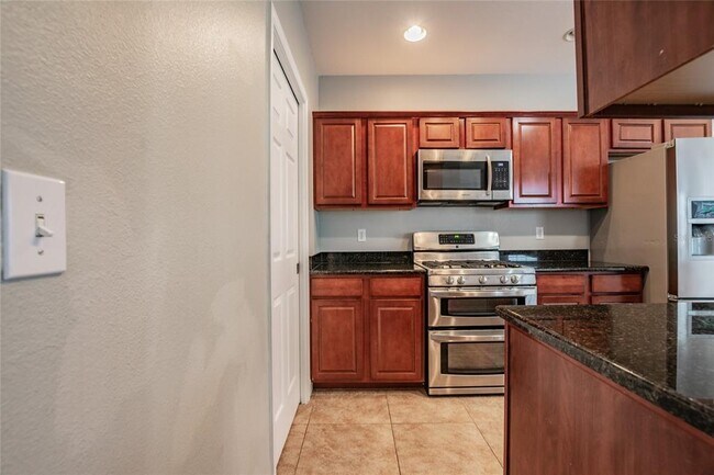 Building Photo - 9917 Brompton Dr