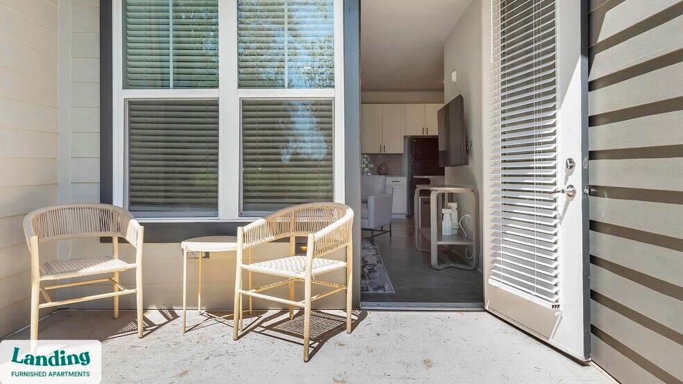 Building Photo - 404 W 26th St