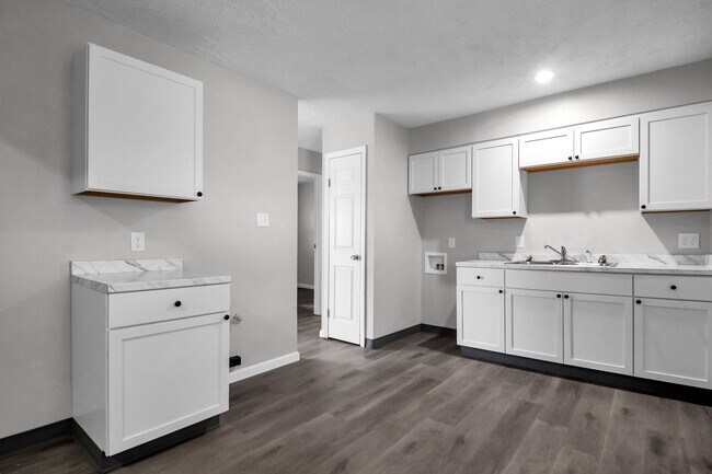 Building Photo - 3 Bedroom Home