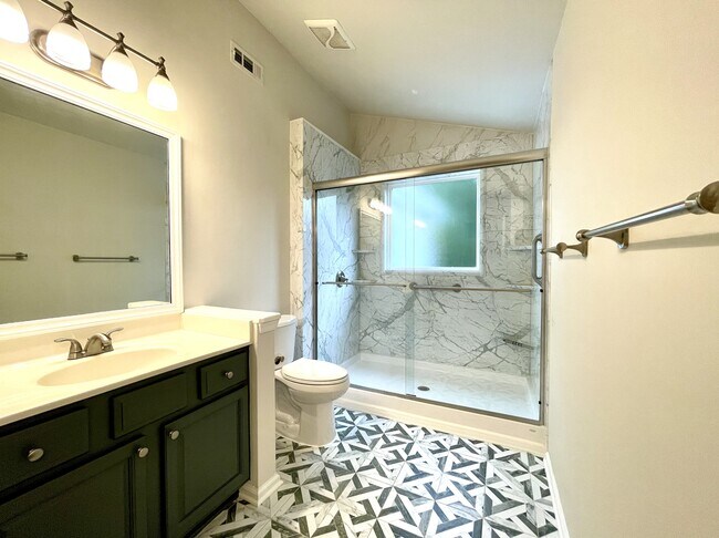 Building Photo - 6207 Oaken Gate Dr S