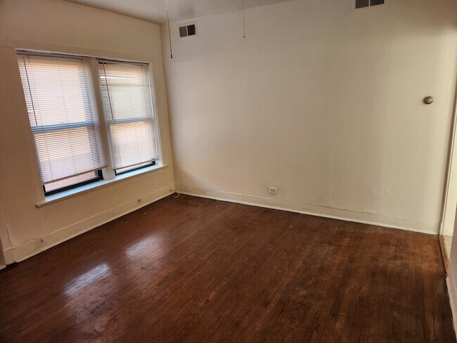 Building Photo - 3948 N Fremont St