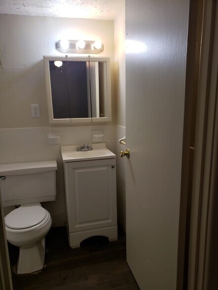 Building Photo - 2384 Williams Creek Rd