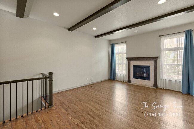 Building Photo - BEAUTIFUL 4BD + OFFICE MAIN-LEVEL LIVING H...