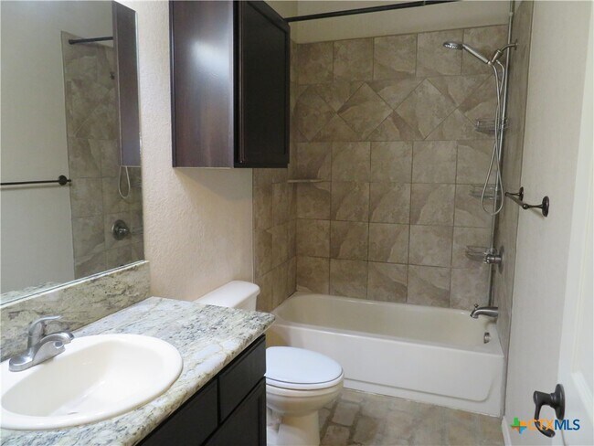Building Photo - 247 Rosalie Dr