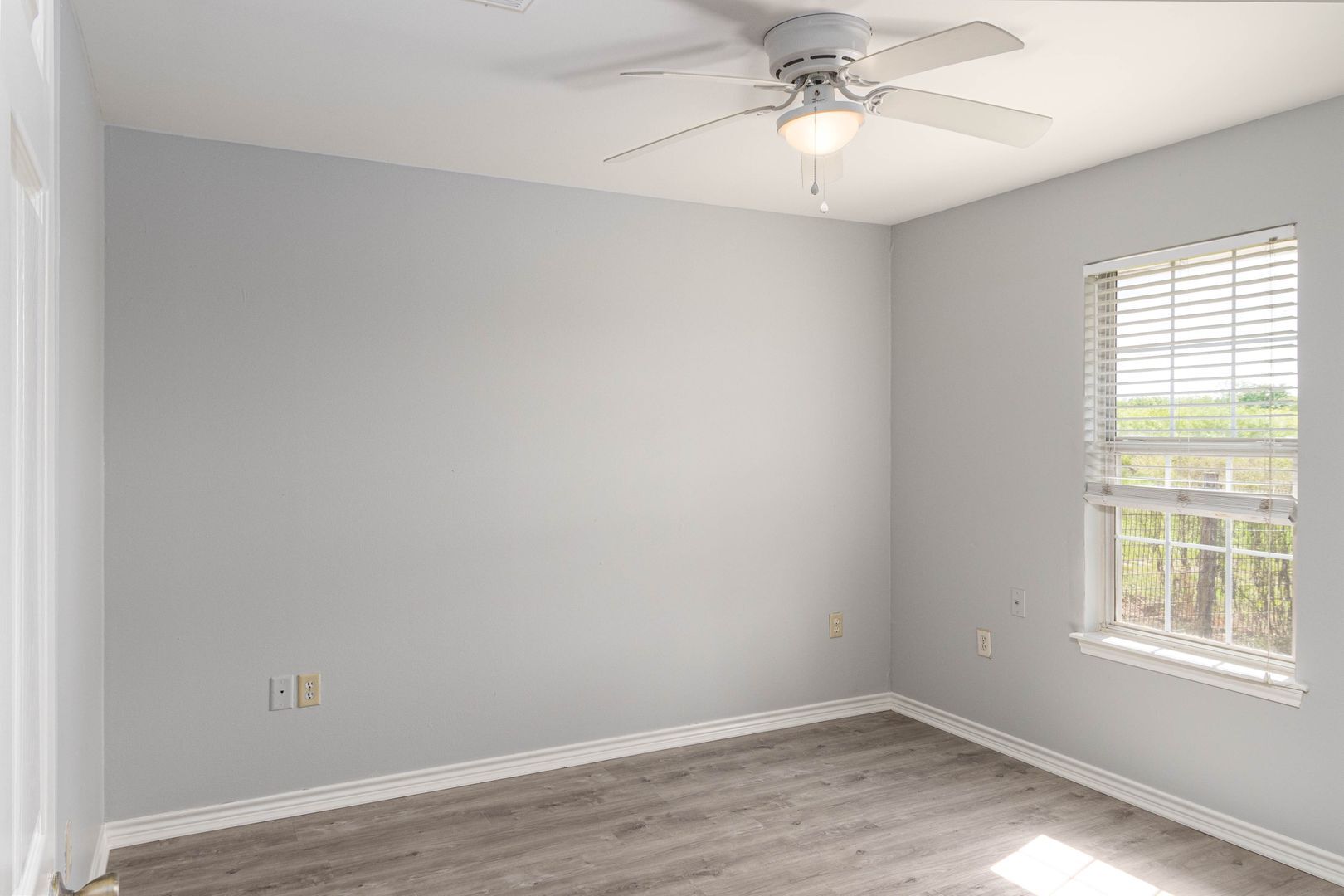 Building Photo - College Station home with stalls and arena on site!