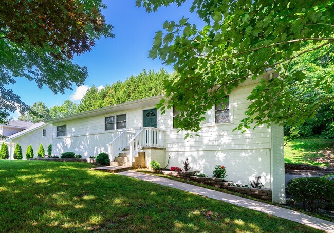 Primary Photo - 558 Riceville Rd