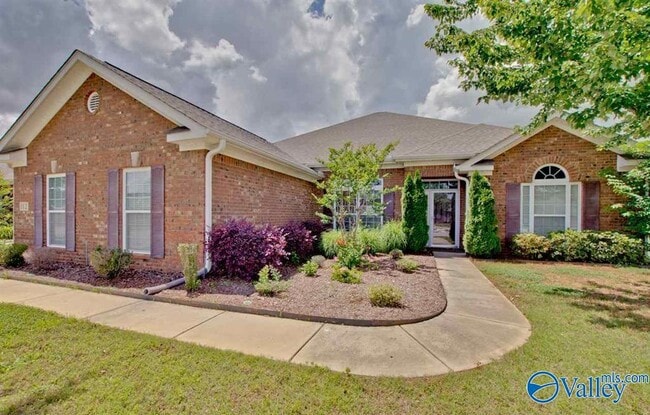 Building Photo - 112 SW Autumn Cove Dr