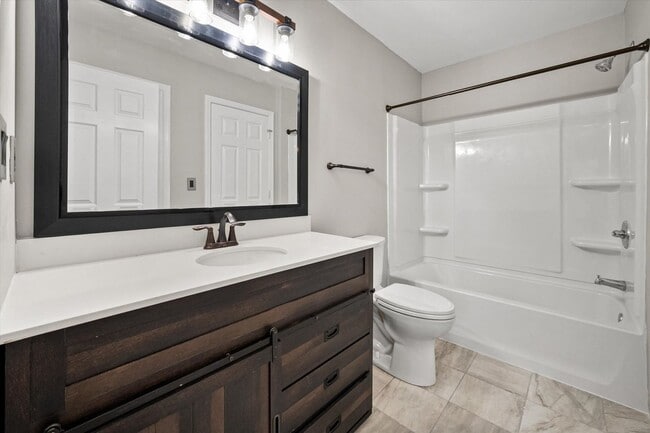 Building Photo - Beautiful 3-Bedroom Home on a Quiet Cul-de...