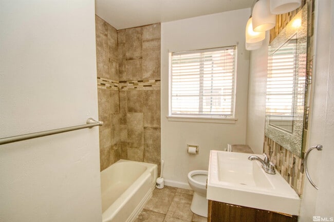 Building Photo - 255 G St