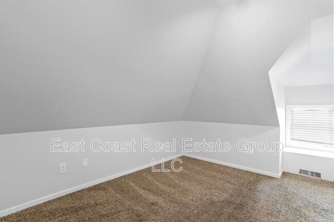 Building Photo - 131 Fairground Ave