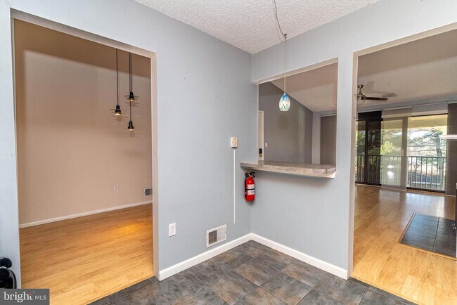 Building Photo - 22 Rickard Ct