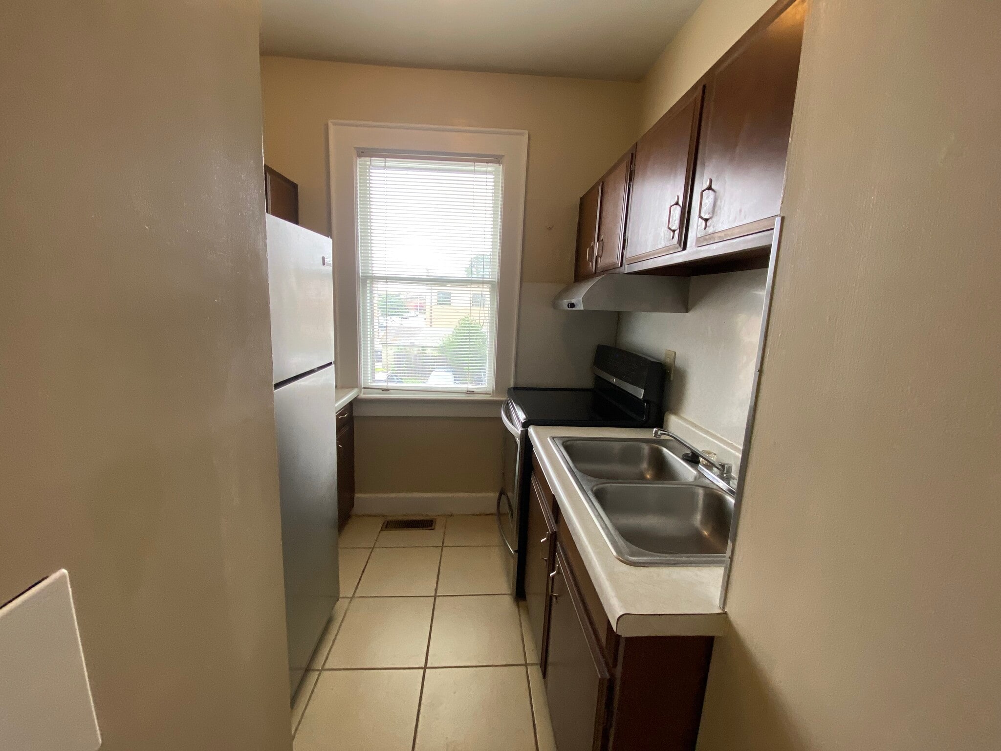 Kitchen - 616 SE 3rd St