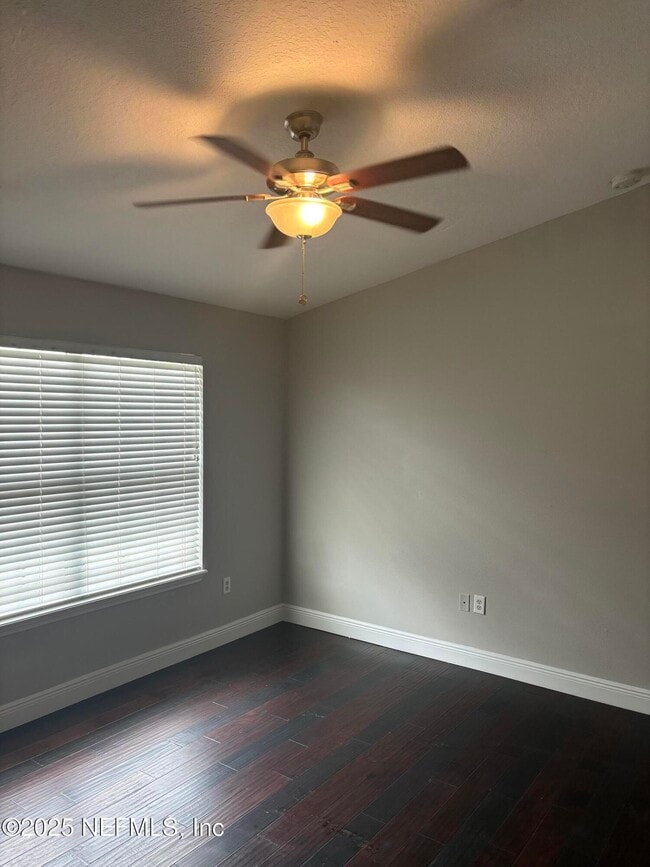 Building Photo - 13490 Essence Ct