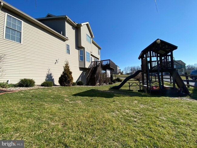 Building Photo - 45 S Strawberry Hill Dr