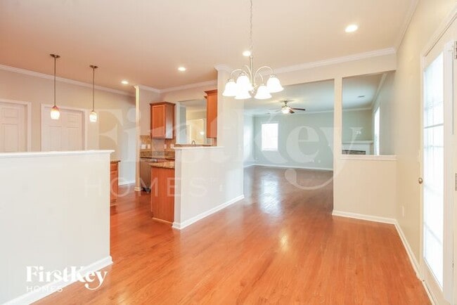 Building Photo - 4609 Meadowside Terrace
