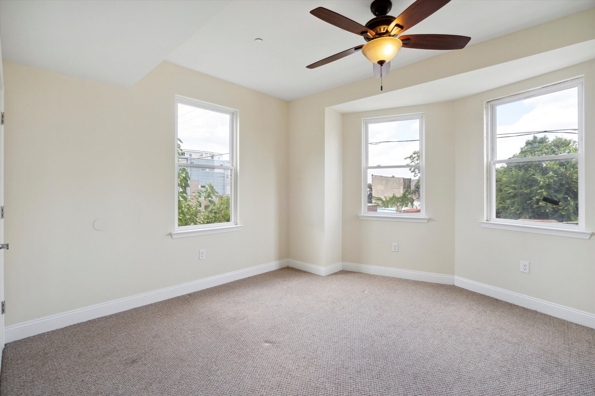 Building Photo - 1832 W Montgomery Ave