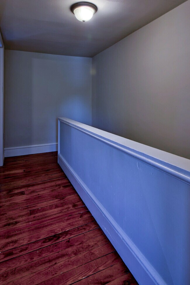 Building Photo - 1115 Frances Ave