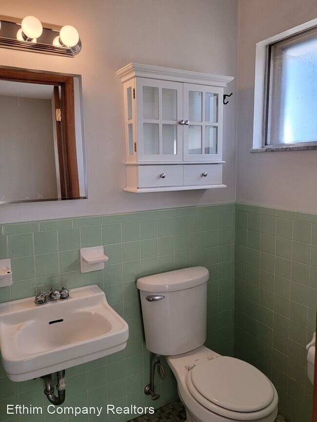 Building Photo - 3 br, 2 bath House - 8743 Pardee Lane