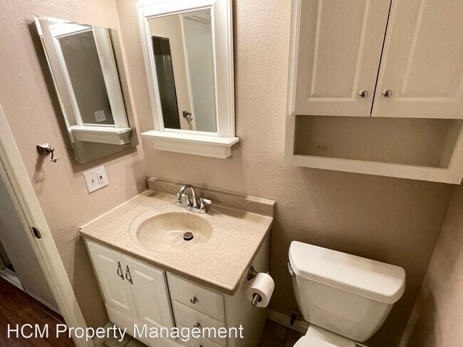 Building Photo - Studio, 1 bath House - 18 Streamwood