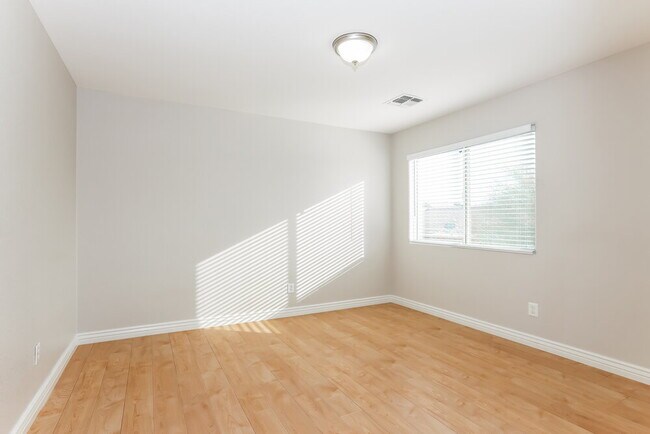 Building Photo - 6635 E Virginia St