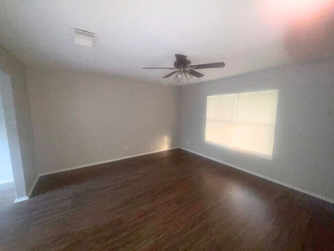 Building Photo - 2222 Riverford Dr