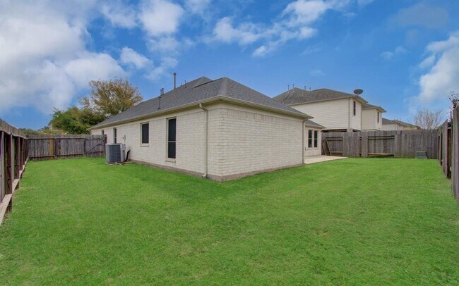 Building Photo - 4823 Upland Dale Ct