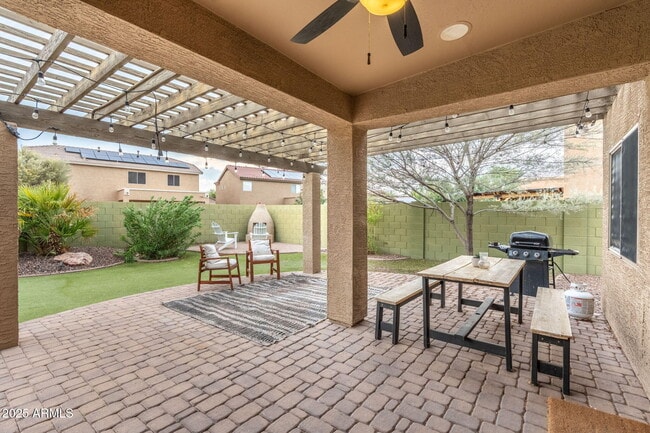 Building Photo - 17471 W Desert Sage Dr