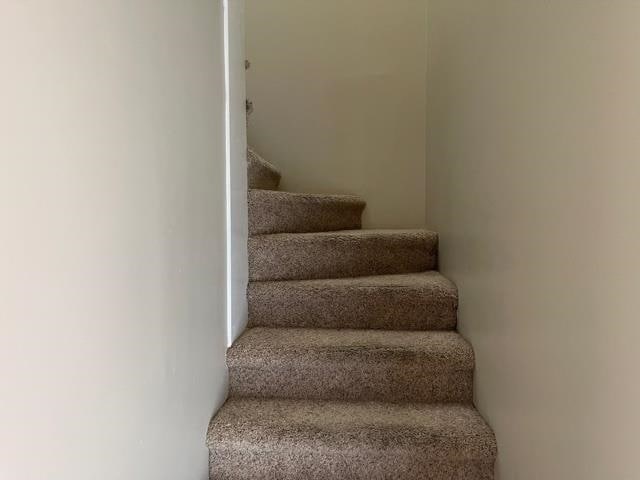 Building Photo - 124 Valley Rd