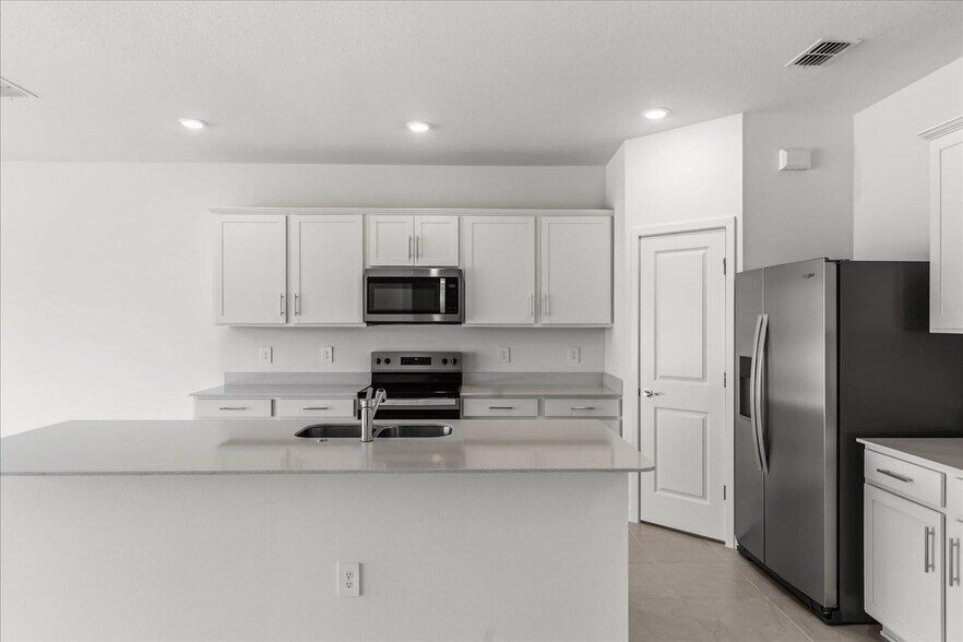 Building Photo - 11216 Sycamore Glen Loop
