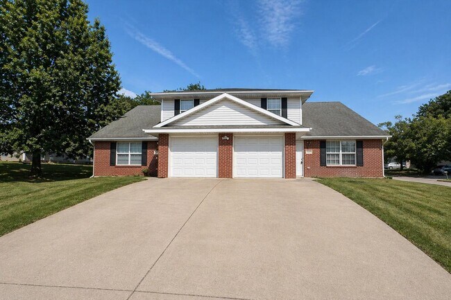 Building Photo - 1326 N Frideriki Dr